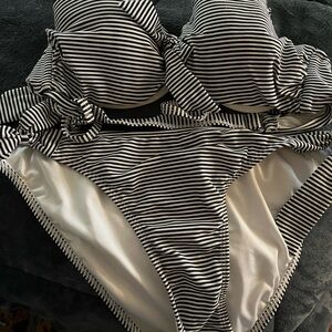 VENUS Monochrome Striped Bikini size 8/36B